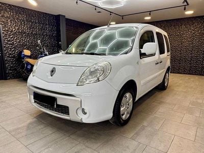 Gebraucht Renault Kangoo Privilege 86 PS (63 kW) 2010 Weiß Van / Kleinbus
