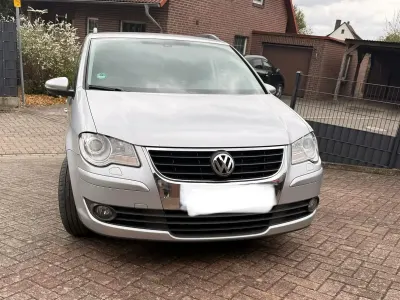 Gebraucht VW Touran Trendline 105 PS (77 kW) 2010 Silber Van / Kleinbus