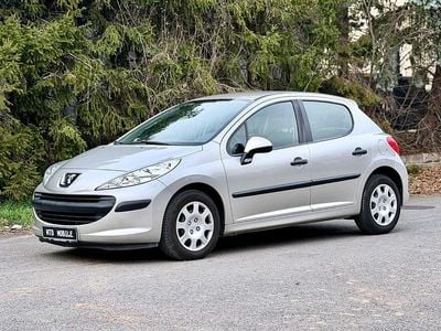 Gebraucht Peugeot 207 Filou 73 PS (53 kW) 2009 Silber Kleinwagen