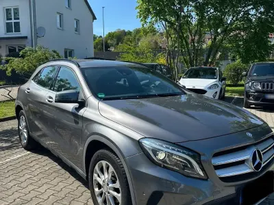 Gebraucht Mercedes GLA220 170 PS (125 kW) 2014 Grau SUV
