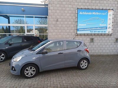 Gebraucht Hyundai i10 Classic 67 PS (49 kW) 2014 Grau Kleinwagen