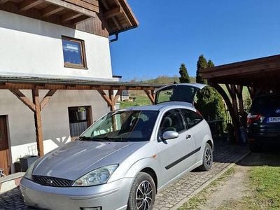 Second-hand Ford Focus 101 CP (74 kW) 2004 Argintiu Berlinǎ