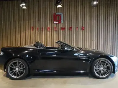 Gebraucht Aston Martin V8 Vantage 426 PS (313 kW) 2014 Schwarz Cabrio