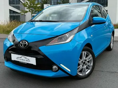 Gebraucht Toyota Aygo Business Edition 69 PS (50 kW) 2016 Blau Kleinwagen