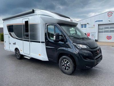 Gebraucht Buerstner Lyseo TD 140 PS (102 kW) 2023 Schwarz (metallic) Van