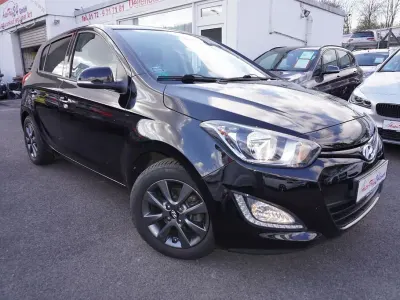 Brugt Hyundai i20 Life 101 HK (74 kW) 2015 Sort Sedan