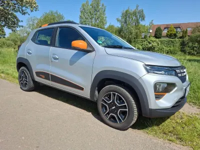 Gebraucht Dacia Spring Essentiel 33 kW (45 PS) 2023 Silber Kleinwagen
