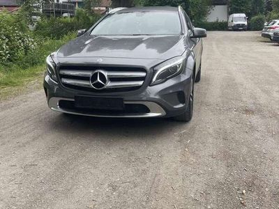 Mercedes GLA220