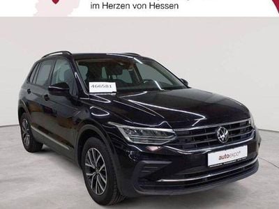 Gebraucht VW Tiguan Life 150 PS (110 kW) 2023 Deep black perleffekt SUV