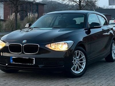 Gebraucht BMW 114 102 PS (75 kW) 2014 Schwarz Kleinwagen