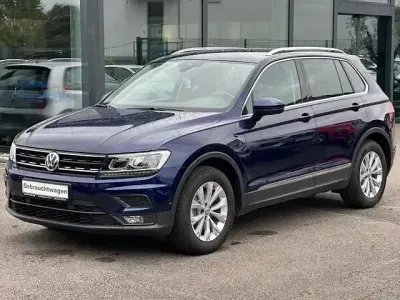 Gebraucht VW Tiguan Comfortline 131 PS (96 kW) 2020 Blau SUV