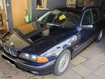 BMW 523