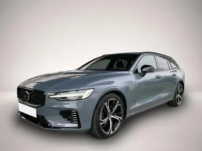 Gebraucht Volvo V60 Plus 455 PS (334 kW) 2023 Manufacturer Kombi