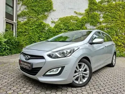 Gebraucht Hyundai i30 135 PS (99 kW) 2013 Silber Kombi