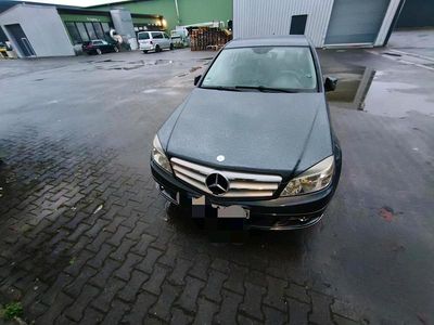 Usata Mercedes C200 140 CV (102 kW) 2009 Blu Berlina
