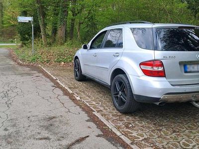 Begagnad Mercedes 320 224 HK (164 kW) 2006 SUV