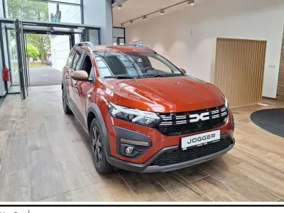 Neu Dacia Jogger Extreme 141 PS (103 kW) 2025 Terracottabraun Van / Kleinbus