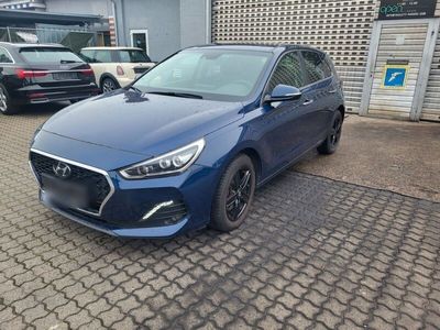 gebraucht Hyundai i30 1.6 CRDi 100kW Premium DCT Premium