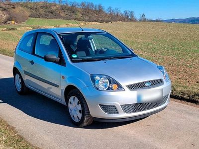Gebraucht Ford Fiesta Fun X 68 PS (50 kW) 2007 Silber Kleinwagen