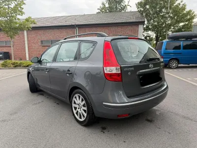 Gebraucht Hyundai i30 109 PS (80 kW) 2009 Grau Kombi