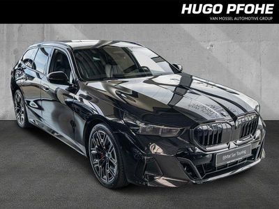 Gebraucht BMW 520 M Sport 197 PS (144 kW) 2025 Saphirschwarz metallic Kombi