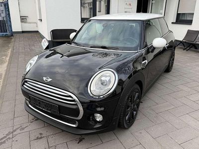 Gebraucht Mini ONE Sport 102 PS (75 kW) 2015 Midnight black metallic Kleinwagen