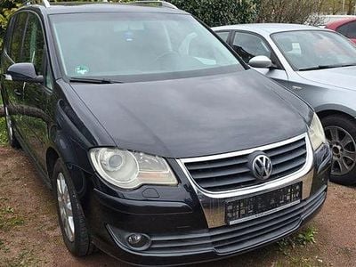 Second-hand VW Touran Trendline 140 CP (102 kW) 2007 Negru Monovolum