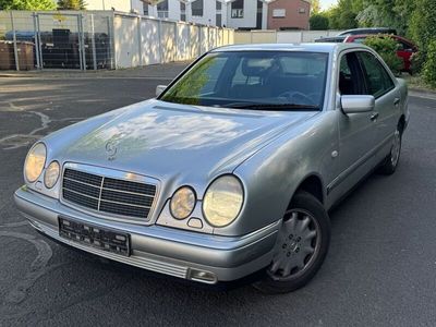 Mercedes E280