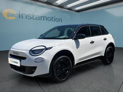 Neu Fiat 600 101 PS (74 kW) 2026 Weiß SUV