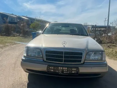 Gebraucht Mercedes C200 136 PS (100 kW) 1995 Gold Limousine