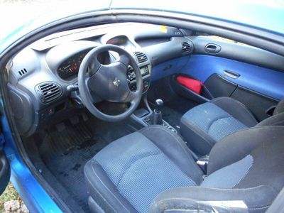 gebraucht Peugeot 206 CC 1.6 16V Cabriolet blau metallic. Ansehen