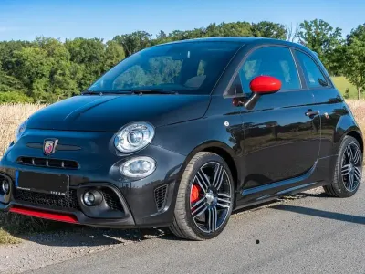 Gebraucht Abarth 695 179 PS (131 kW) 2023 Schwarz Kleinwagen