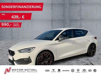 "candy" weiss Gebraucht 2024 Cupra Leon VZ Limousine | 33.930 € (Fairer Preis)