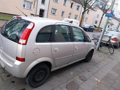 Grau Gebraucht 2004 Opel Meriva Van / Kleinbus | 1.000 € (Guter Preis)