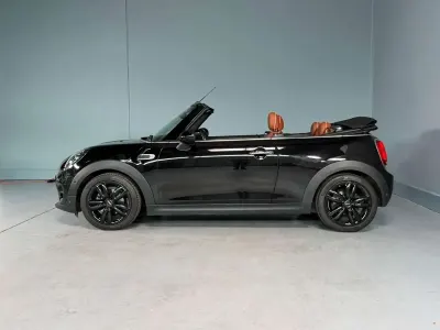 Gebraucht Mini Cooper Cabriolet 136 PS (100 kW) 2019 Midnight black Cabrio