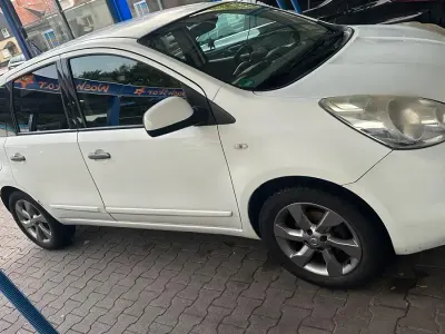 Gebraucht Nissan Note 116 PS (85 kW) 2011 Weiß Kleinwagen