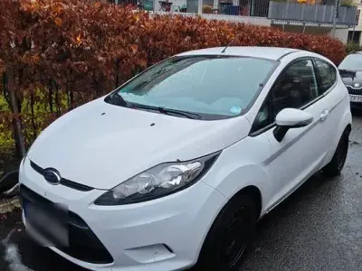Gebraucht Ford Fiesta 95 PS (69 kW) 2011 Weiß Limousine