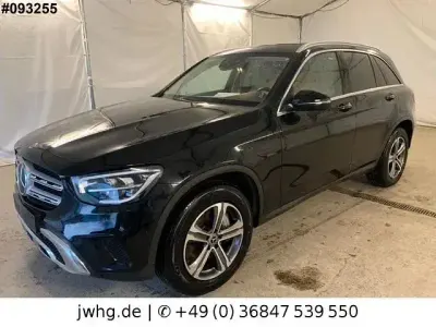 Gebraucht Mercedes GLC300e 320 PS (235 kW) 2020 Schwarz/baltic black SUV