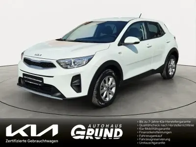 Second-hand Kia Stonic Edition 7 84 CP (61 kW) 2022 Alb SUV