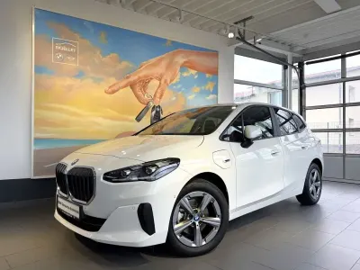 Gebraucht BMW 225 Active Tourer Sport Line 245 PS (180 kW) 2022 Alpinweiss iii Van / Kleinbus