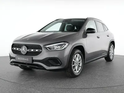 Gebraucht Mercedes GLA200 Progressive 163 PS (119 kW) 2022 Grau SUV