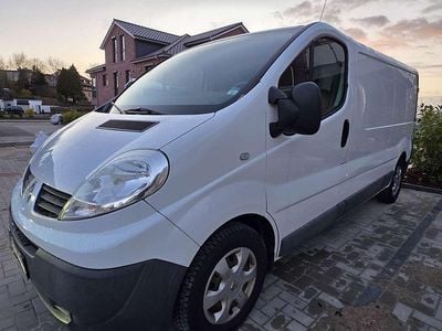 Gebraucht Renault Trafic 114 PS (83 kW) 2014 Weiß Van / Kleinbus
