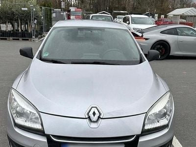 Gebraucht Renault Mégane 101 PS (74 kW) 2013 Grau Limousine