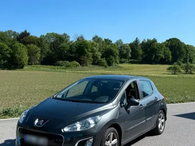 Gebraucht Peugeot 308 112 PS (82 kW) 2012 Grau Limousine