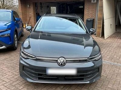 Usata VW Golf VIII 150 CV (110 kW) 2024 Grigio Station wagon