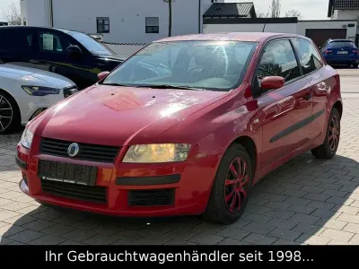 Gebraucht Fiat Stilo Active 80 PS (58 kW) 2002 Rot Limousine