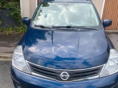 Gebraucht Nissan Tiida 110 PS (80 kW) 2010 Blau Limousine