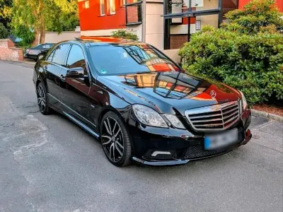 Gebraucht Mercedes E350 AMG 265 PS (194 kW) 2009 Schwarz Limousine