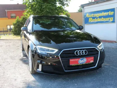 Gebraucht Audi A3 Sport 116 PS (85 kW) 2018 Schwarz Limousine