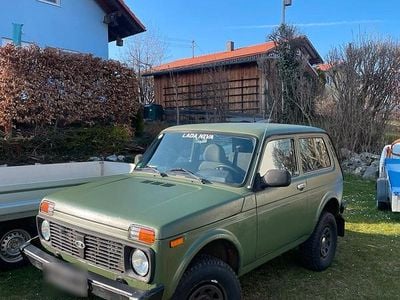 Gebraucht Lada niva 83 PS (61 kW) 2012 Grün SUV